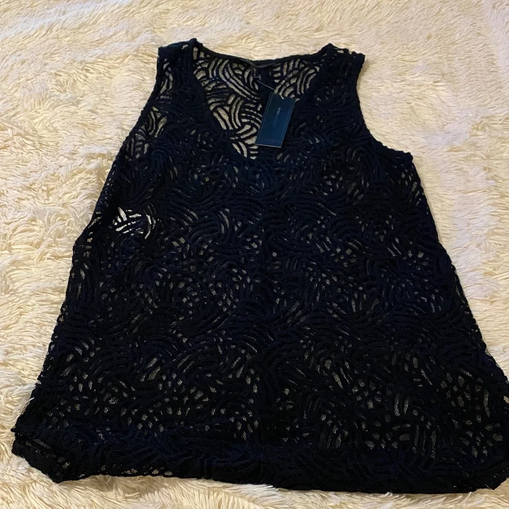 BCBGMaxAzria Black Patterned Lace Top. NWT size Medium. - Picture 2 of 10